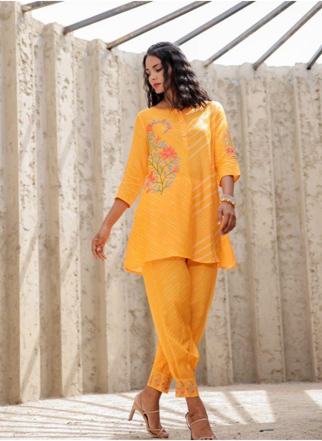 Bright & elegant yellow printed kurta set