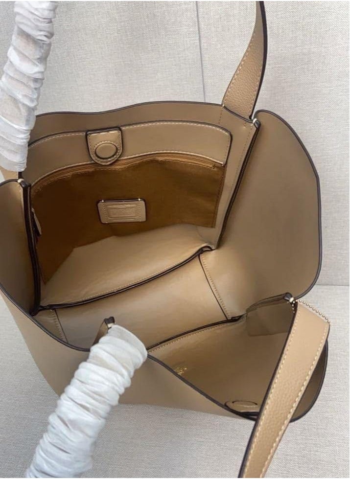 Hadley Tote Bag In Signature Canvas