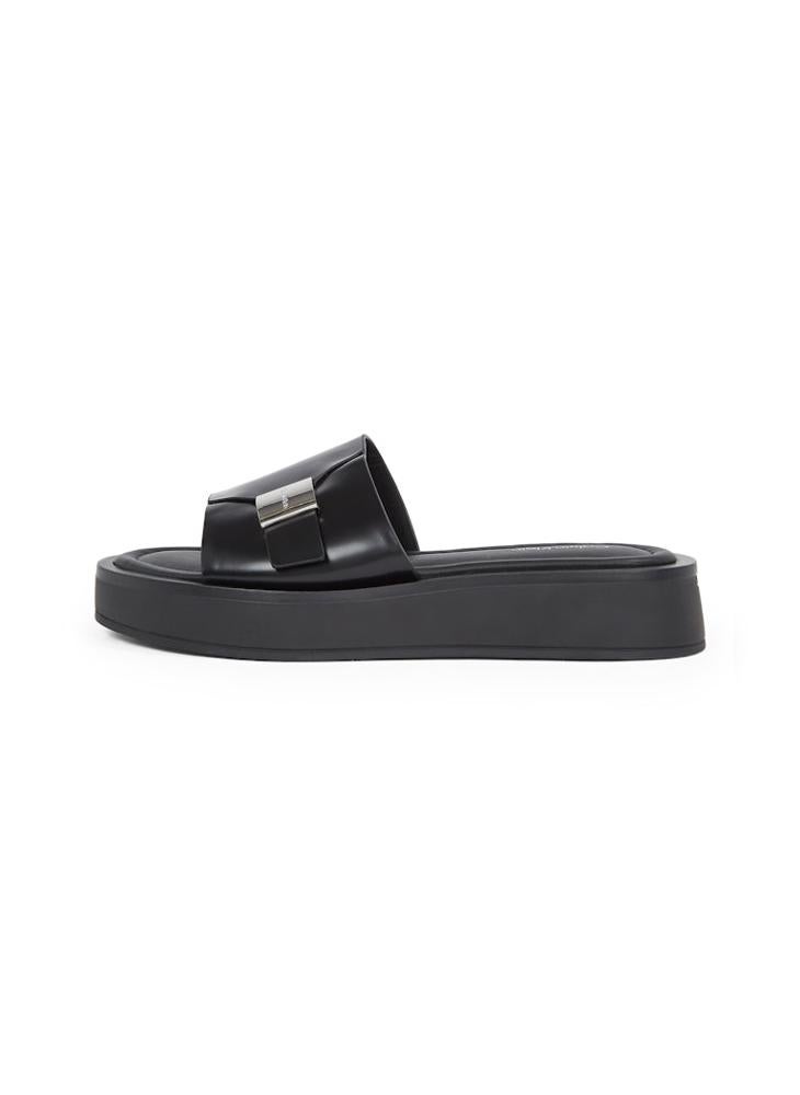 Causal Flat Sandals