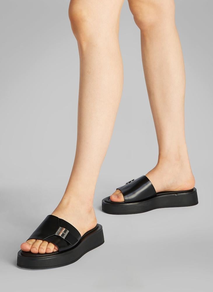 Causal Flat Sandals