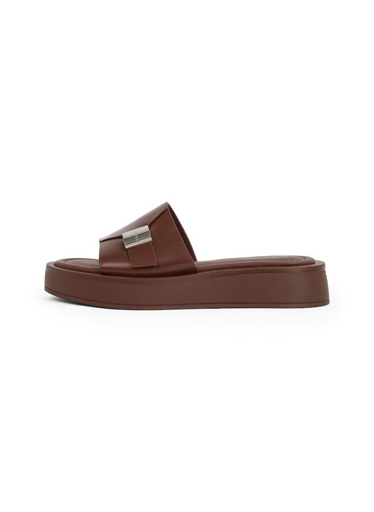 Causal Flat Sandals