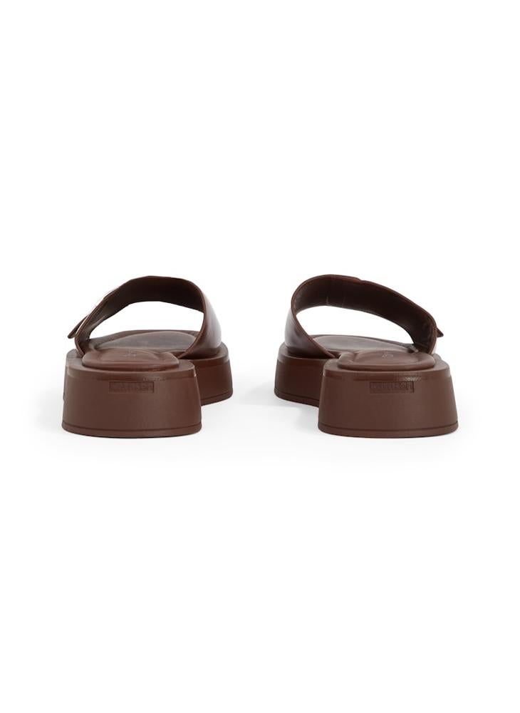 Causal Flat Sandals