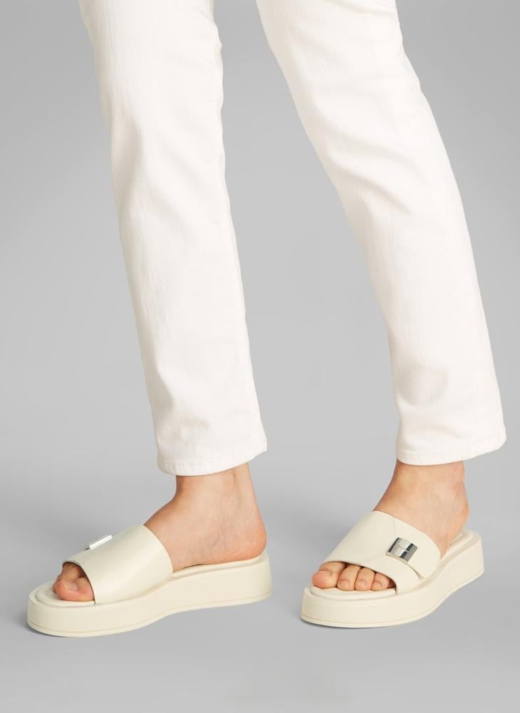 Causal Flat Sandals