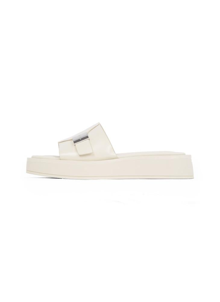 Causal Flat Sandals