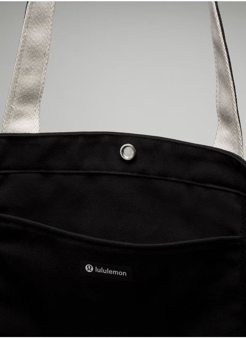 Lululemon Daily canvas bag with multiple pockets