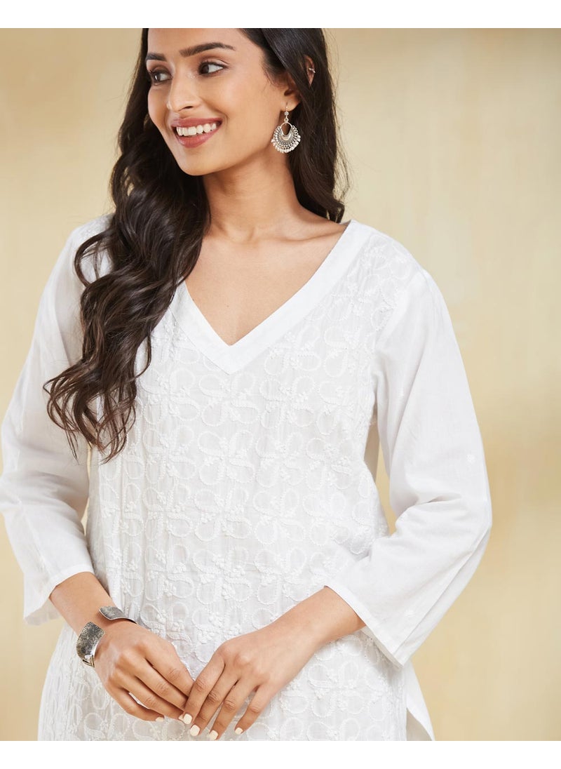 White Cotton Slim Fit Chikankari Short Kurta
