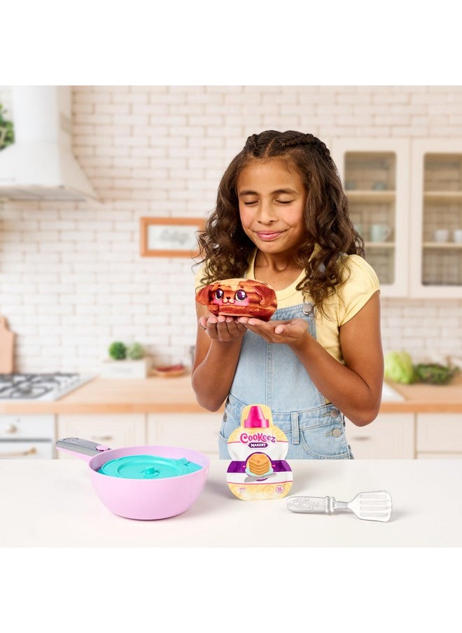 Cookeez Makery Pancake Treatz. Mix & Flip a Plush Best Friend! Place Your Pancake Mix on The Pan and Be Amazed When A Scented, Interactive Plush Friend Flips Out! Styles May Vary
