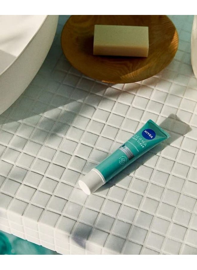 Nivea Derma Skin Clear Night Exfoliator for Blemish-prone Skin 40ml