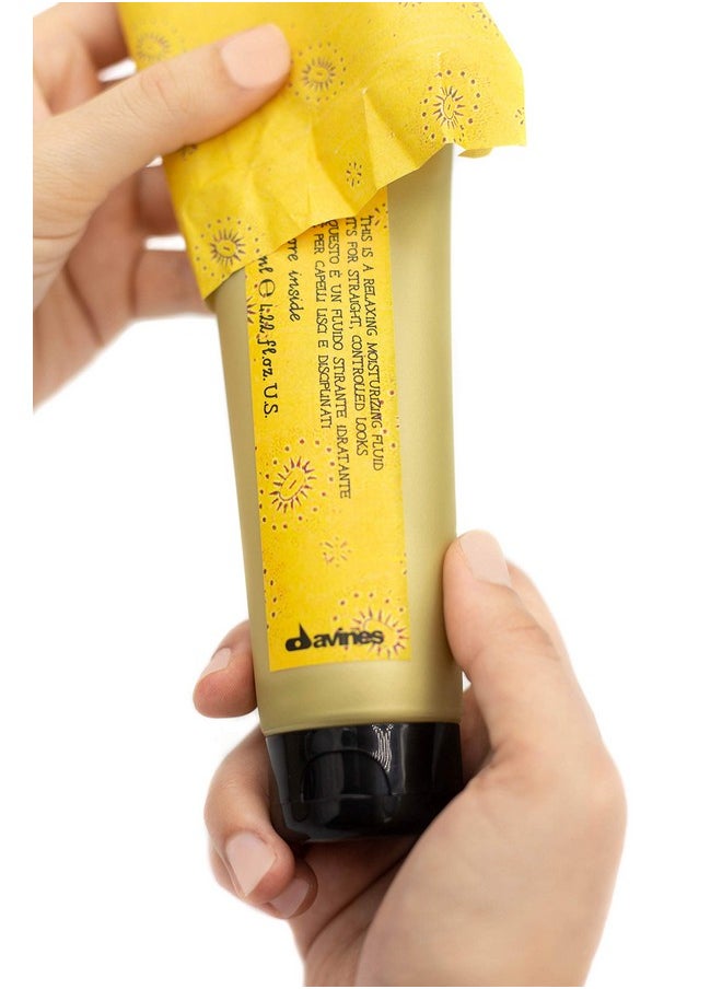 Davines This is a Relaxing Moisturizing Fluid, Heat Protection And Frizz Control For Sleek And Straight Styling, Moisturize With Humidity Control, 4.22 Fl. Oz.