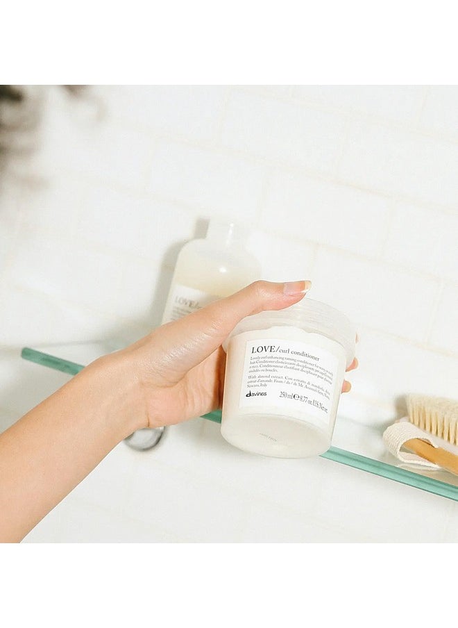 Davines LOVE Curl Conditioner | Curly Hair Conditioner for Hydrating + Elasticizing Curls | Great For Wavy and Curly Hair Types | 8.77 fl oz