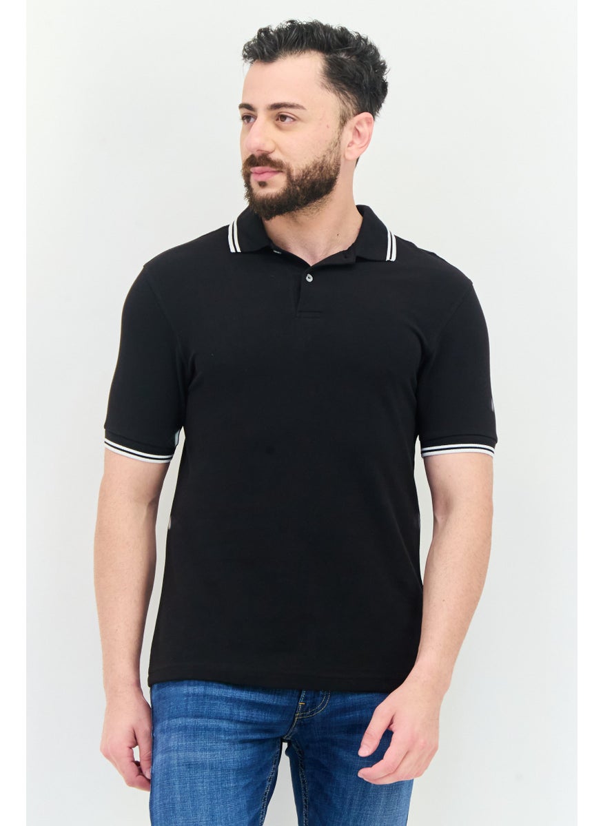 Men Regular Fit Textured Short Sleeves Polo, Black