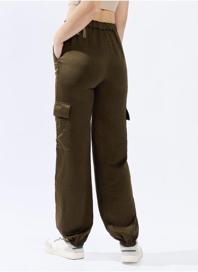Women Trousers, Oversized, Solid, Dark Olive, in 100% Polyester, Button closure, Woven weave, High-Rise waist, perfect for Casual. Stay ahead of the trend!