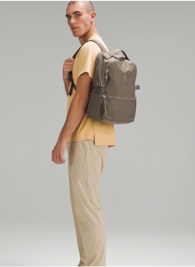 New Crew Backpack 22L *Logo