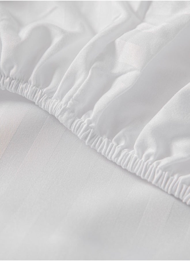 Fitted sheet with elastic corner 180*200+30cm with 2 pillow cases, bedsheet set 0f 3 piece king size, white.