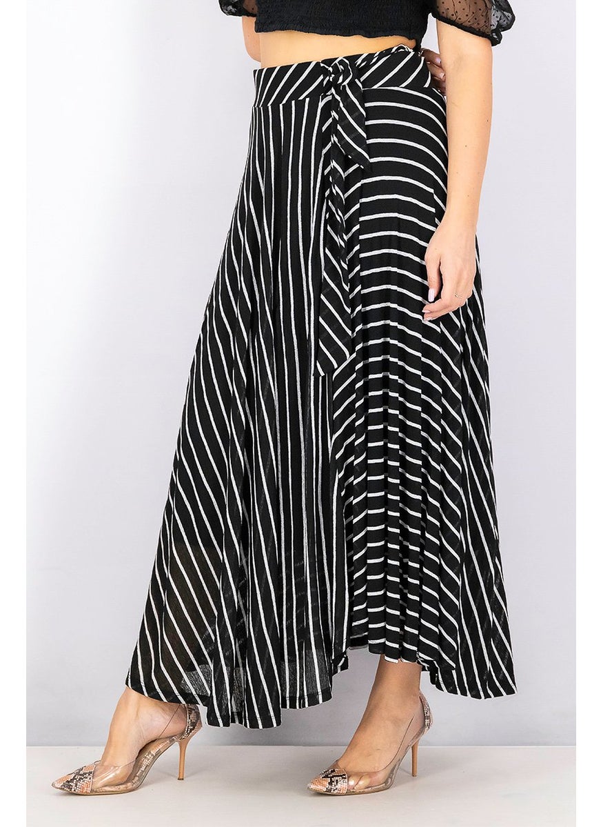 Women Knitted Pull,On Maxi Skirt, Black and White