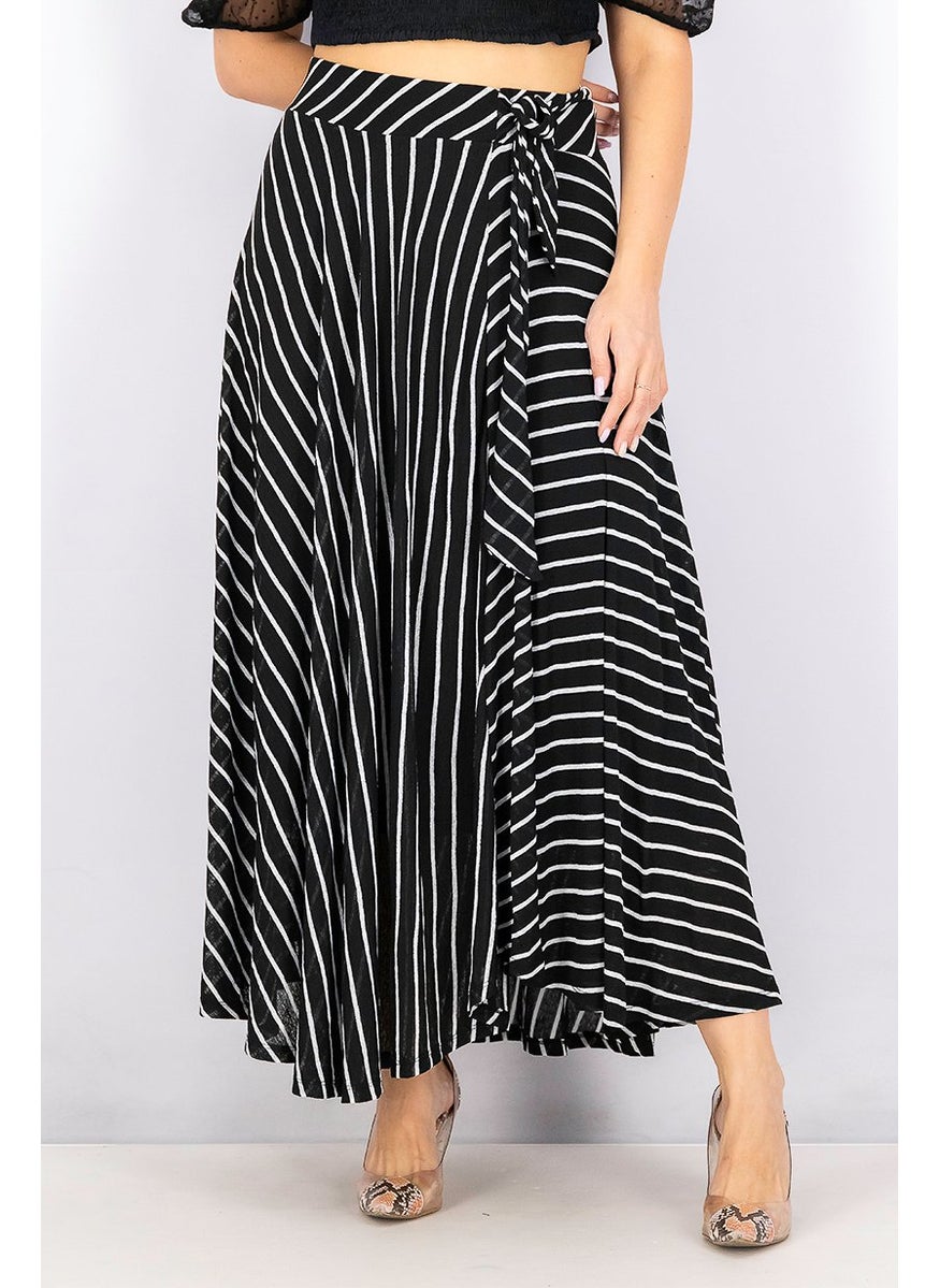 Women Knitted Pull,On Maxi Skirt, Black and White