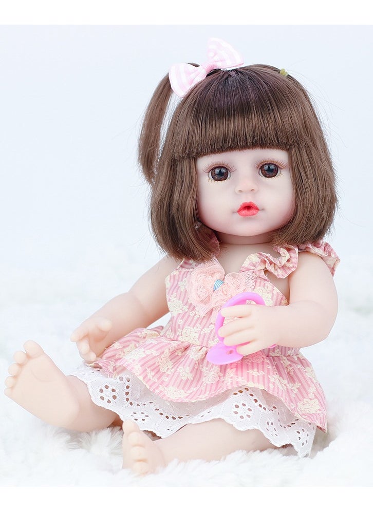 Reborn Baby Doll,38cm Simulation Baby Doll With Pacifier, Bottle, Diaper And a Set of Clothes,Can Drink Water And Pee，Soft and Pinchable，Limbs And Head Can Rotate. Suitable for Birthday Gifts for Children/Kindergarten Toys.
