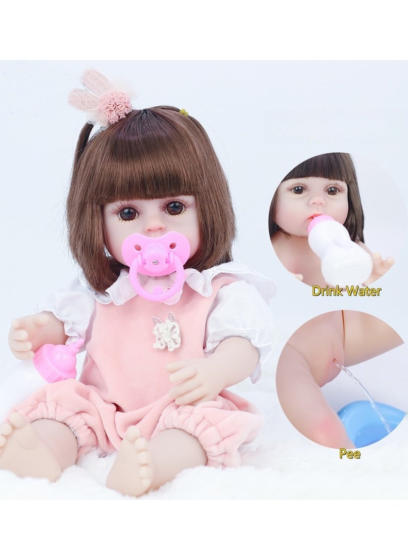 Reborn Baby Doll,38cm Simulation Baby Doll With Pacifier, Bottle, Diaper And a Set of Clothes,Can Drink Water And Pee，Soft and Pinchable，Limbs And Head Can Rotate. Suitable for Birthday Gifts for Children/Kindergarten Toys.