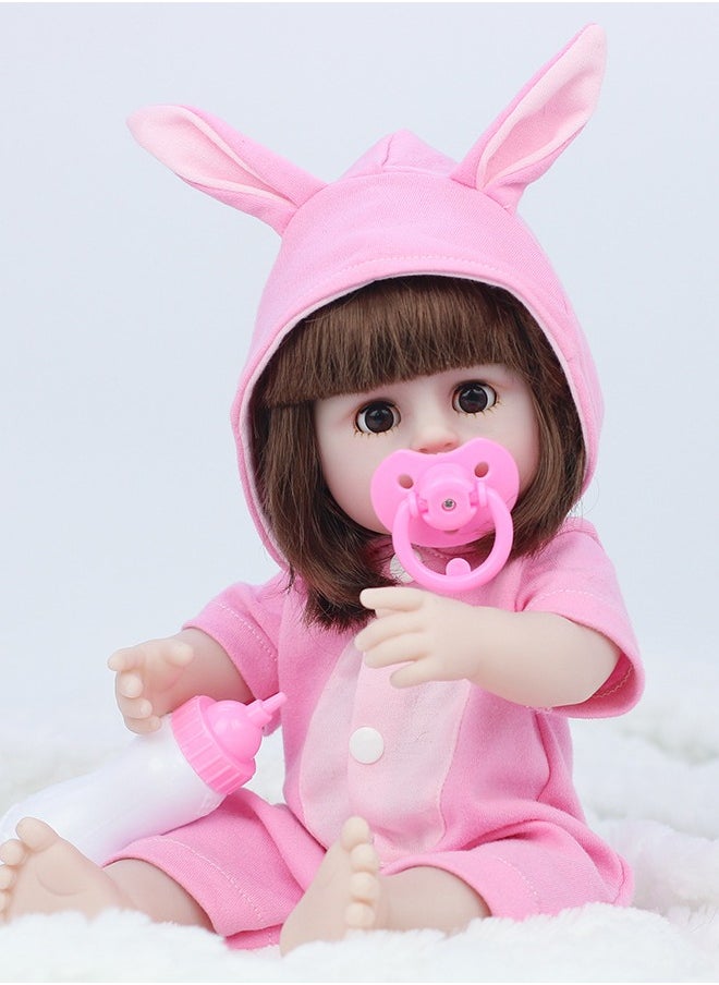 Reborn Baby Doll,38cm Simulation Baby Doll With Pacifier, Bottle, Diaper And a Set of Clothes,Can Drink Water And Pee，Soft and Pinchable，Limbs And Head Can Rotate. Suitable for Birthday Gifts for Children/Kindergarten Toys.