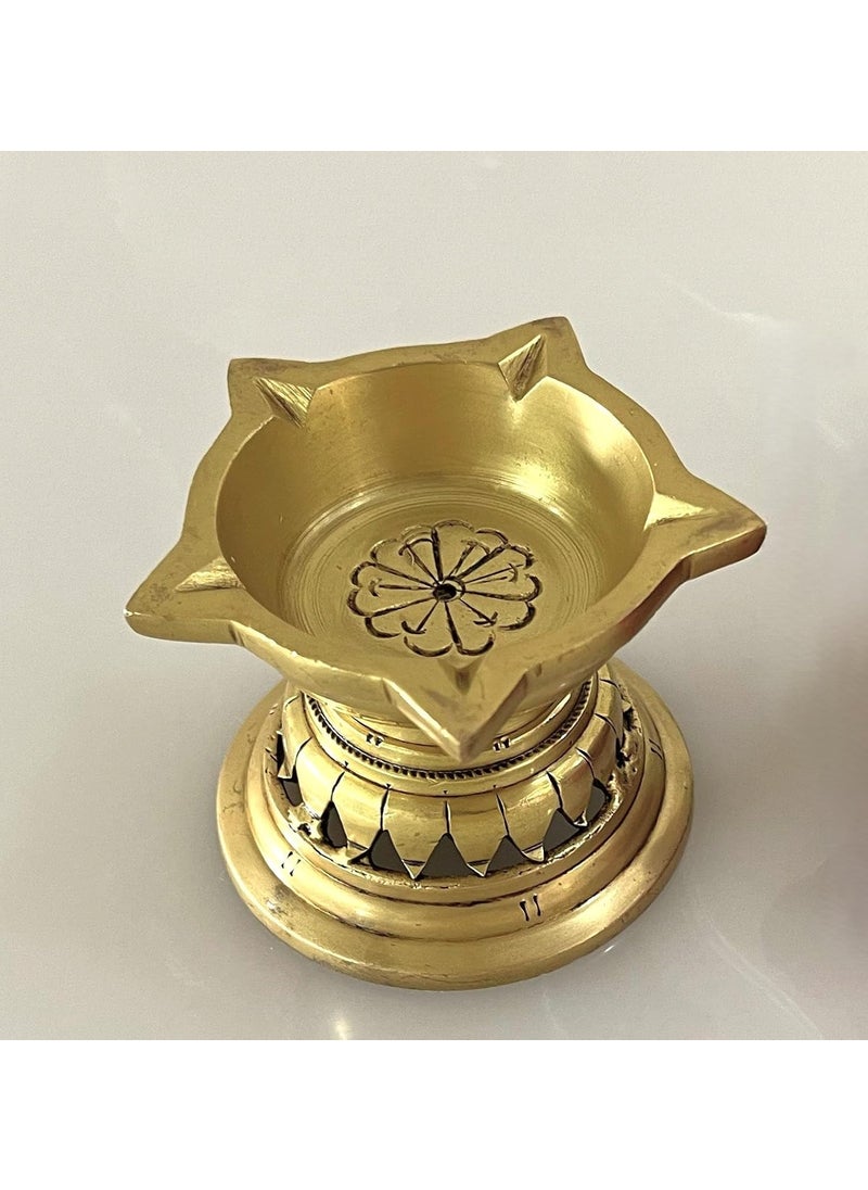 Yathashilpam Brass Diya for Pooja I Five Face Brass Deepam for Puja I Brass Panchmukhi Diya Brass Diya for Mandir Decor in Gift Item Box I 5 Wick Diya I Yellow Antique 7 cm x 7 cm x 6 cm I Pack of 1