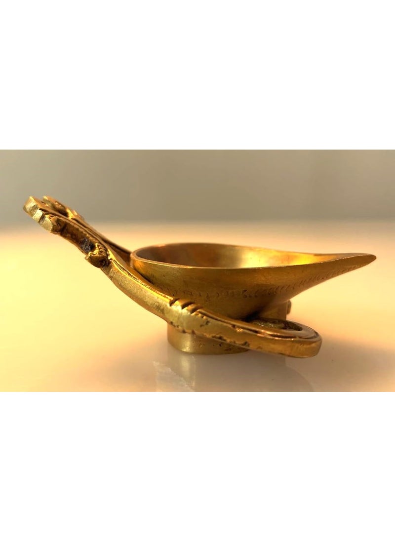 Yathashilpam Brass Diya for Pooja I Table Diya I Antique Diya for Puja in Gift Box I Single Face 1 Wick Diya I Diya for Decoration I Brass Deepam I Yellow Antique I 11 cm x 8 cm x 5 cm I Pack of 1