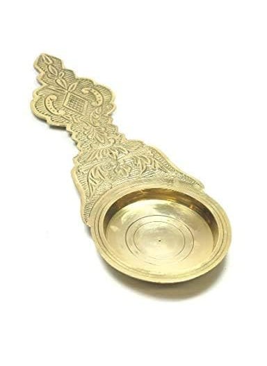 Brass Embossed Kapoor Aarti Kapur Burner Brass kapur Dani deepam Vilakku Karpuram Arathi Stand for dhoop Puja Camphor Holder with Handle Size 2