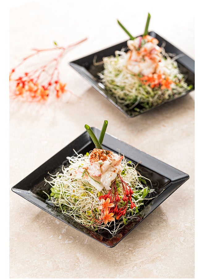 Restaurantware-4.3 x 4.3 Inch Appetizer Plates, 100 Disposable Square Plastic Plates - Durable, Stylish, Black Plastic Hors D'oeuvre Serving Plates, For Desserts Or Appetizers At Parties