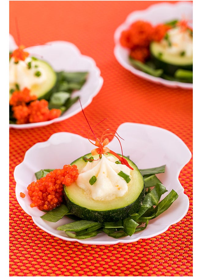 Restaurantware-3.3 Inch Shell Appetizer Plate, 100 Disposable Plastic Appetizer Plate - Sturdy, Shell-Shaped, White Plastic Cocktail Plates, Perfect For Serving Amuse Bouche And Hors D'oeuvres