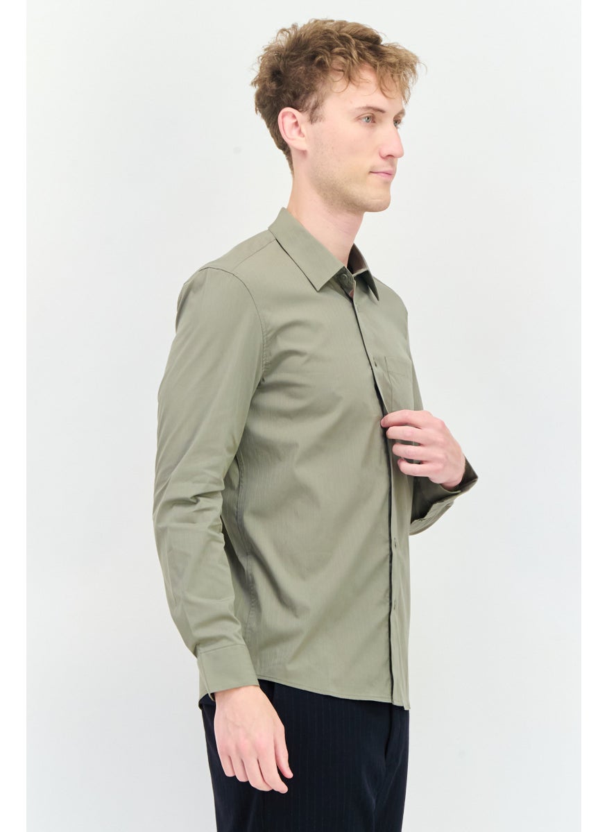 Men Regular Fit Solid Long Sleeves Casual Shirt, Dark Green