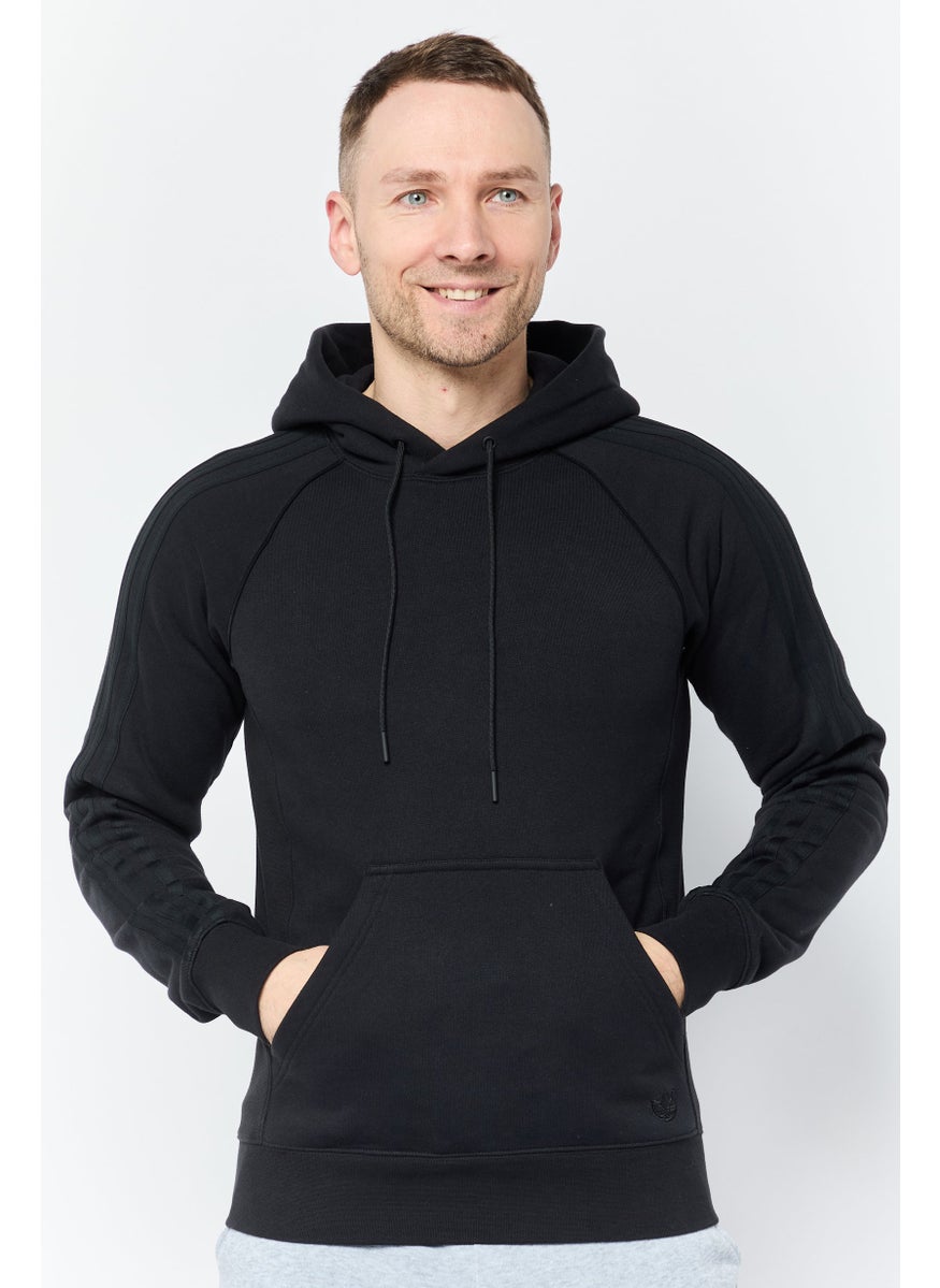 Men Sportswear Fit Long Sleeve Outdoor Hooded Sweatshirt, Black