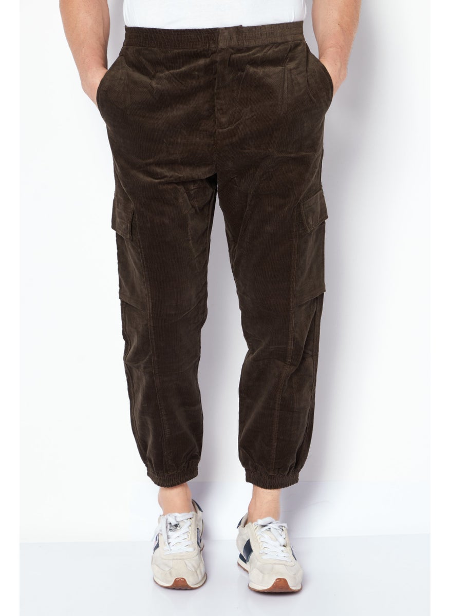 Men Tapered Fit Textured Drawstring Cargo Pants, Khaki Green