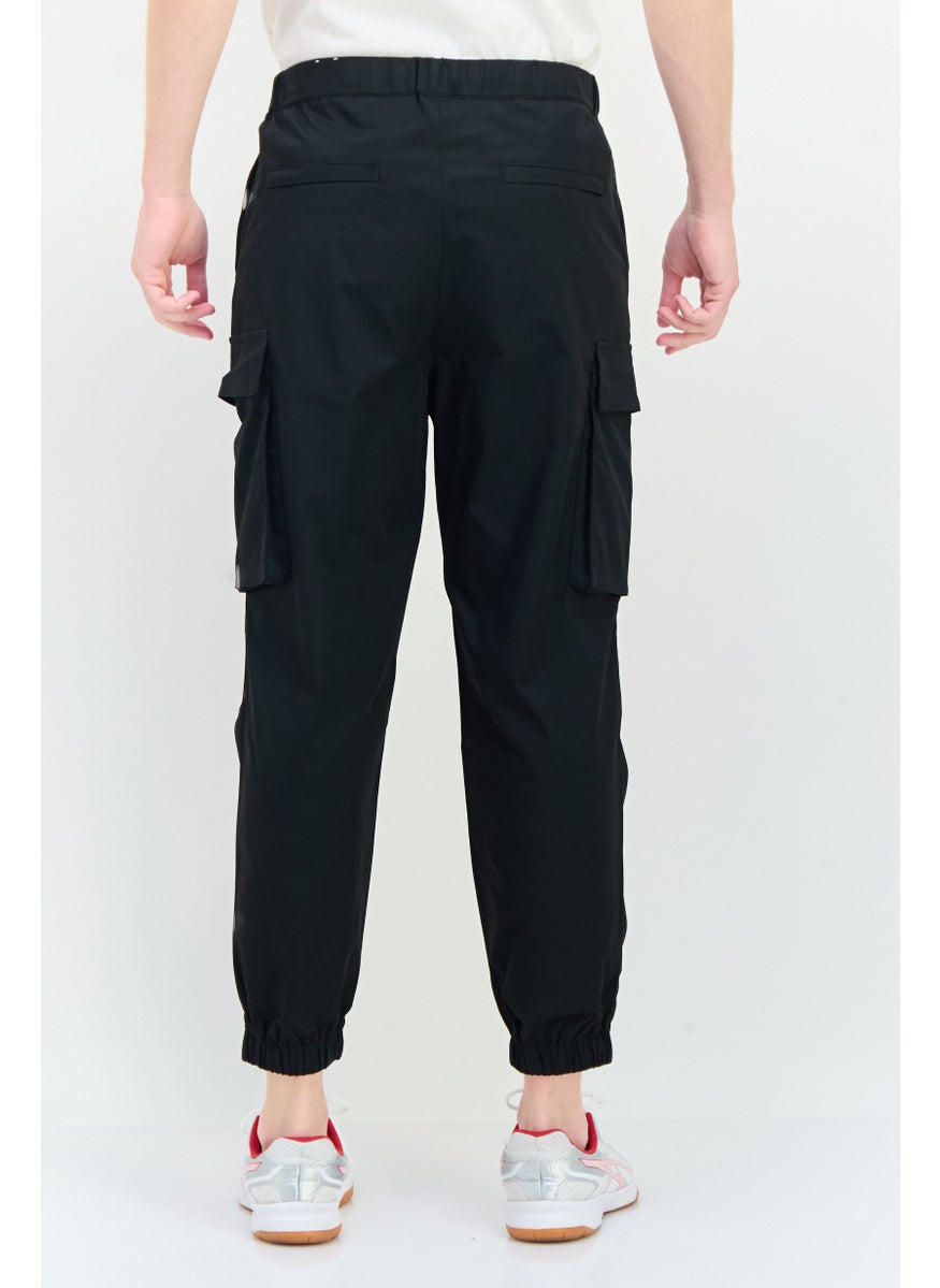 Men Loose Fit Solid Cargo Pants, Black