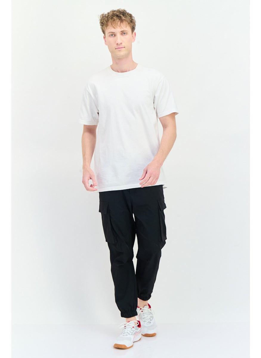 Men Loose Fit Solid Cargo Pants, Black