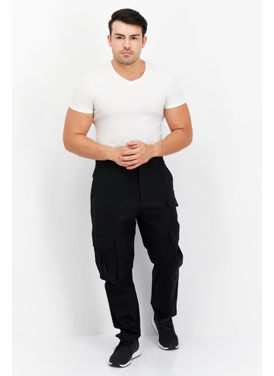 Men Regular Fit Solid Cargo Pants, Black