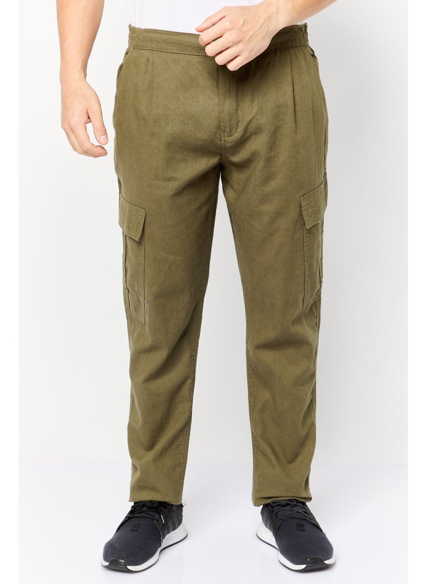 Men Regular Fit Plain Cargo Pants, Dark Olive