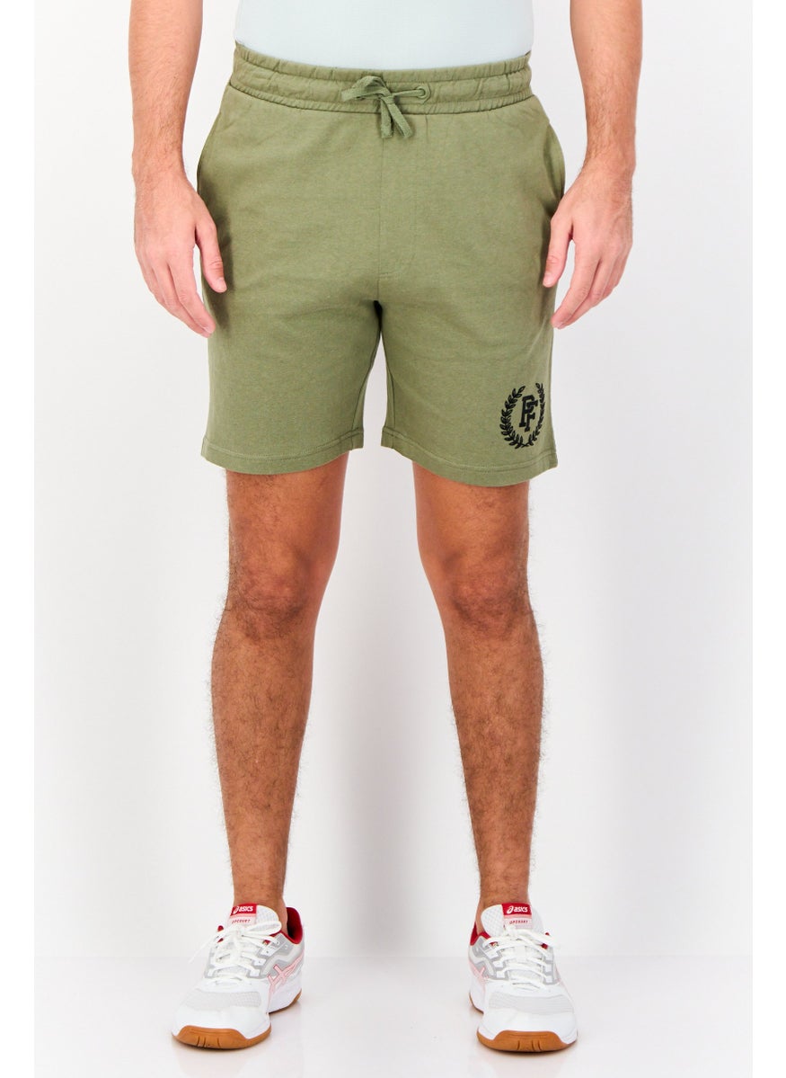 Men Graphic Print Basic Shorts, Light Olive