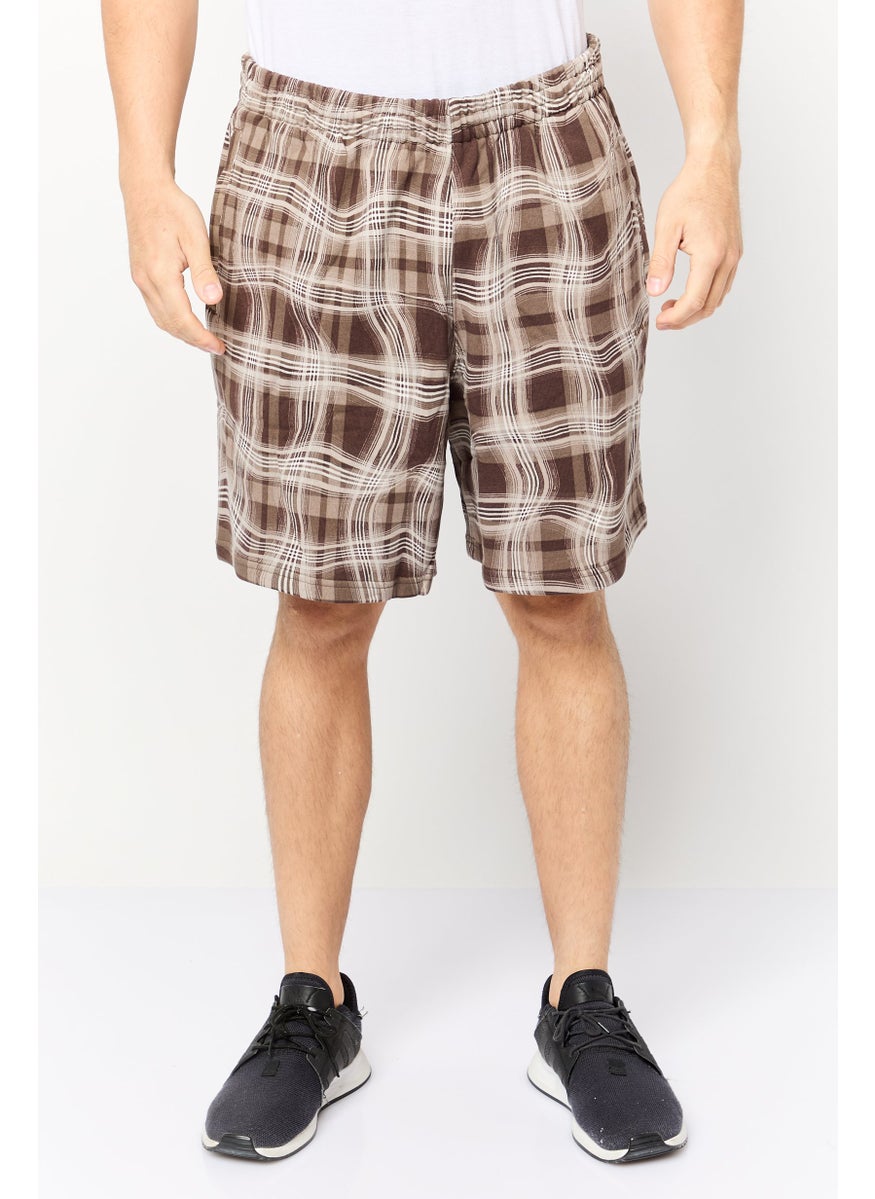 Men Sportswear Fit Outdoor Shorts, Multicolor