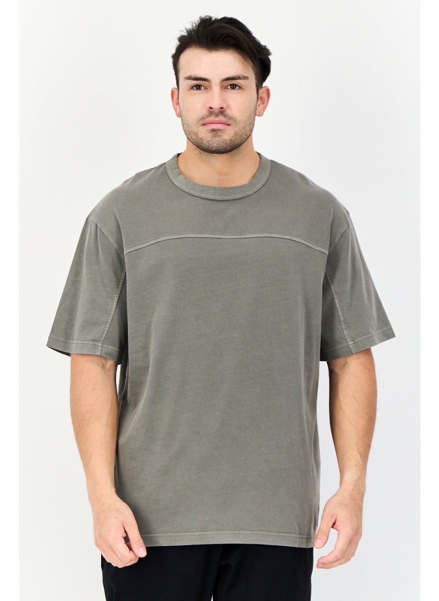 Men Sportswear Fit Short Sleeve Outdoor T-shirt, Grey