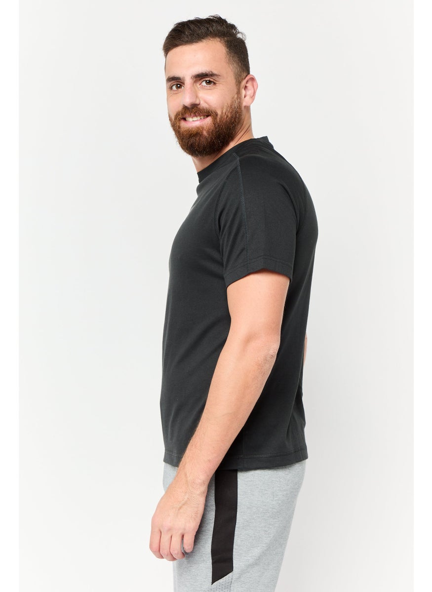 Men Sportswear Fit Short Sleeve Outdoor T-shirt, Black