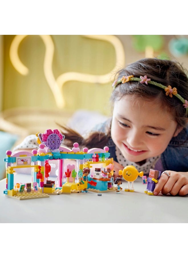 Friends Heartlake City Sweet Shop Set, Creative Learning Toy for Kids, with 2 Mini Dolls, a Micro Doll and a Pet Cat Figure, Birthday Gift for 6 Plus Year Old Girls 42649 (376 pieces)