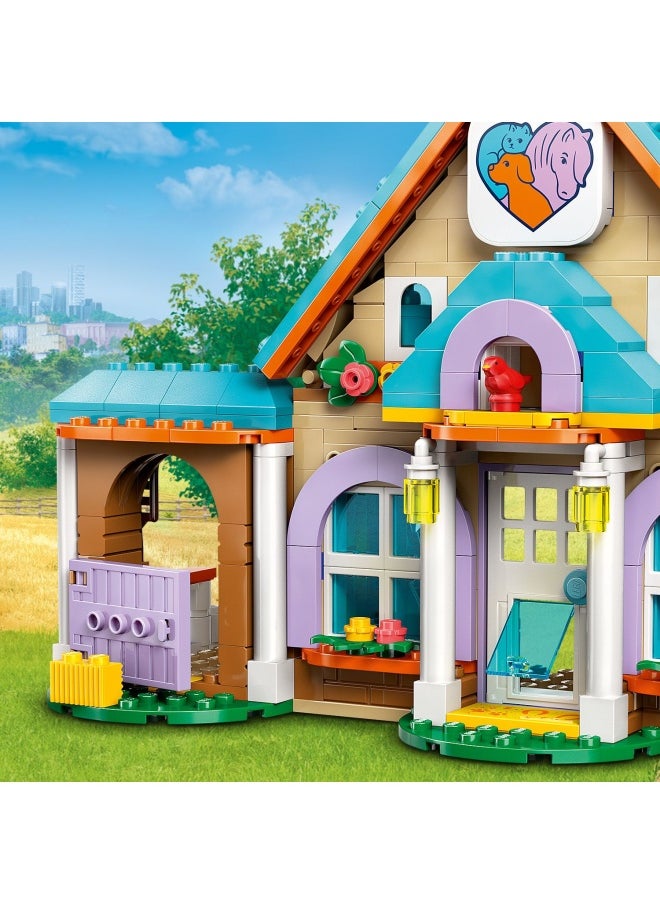 Friends Horse and Pet Vet Clinic Set for Kids, Animal Role-Play Toy with 3 Character Mini Dolls, plus Cat & Dog Figures, Birthday Gift for 6+ Year Old Girls 42651 (428 pieces)