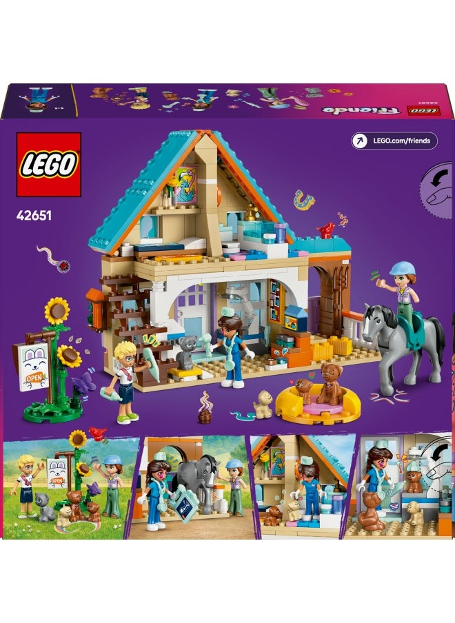 Friends Horse and Pet Vet Clinic Set for Kids, Animal Role-Play Toy with 3 Character Mini Dolls, plus Cat & Dog Figures, Birthday Gift for 6+ Year Old Girls 42651 (428 pieces)