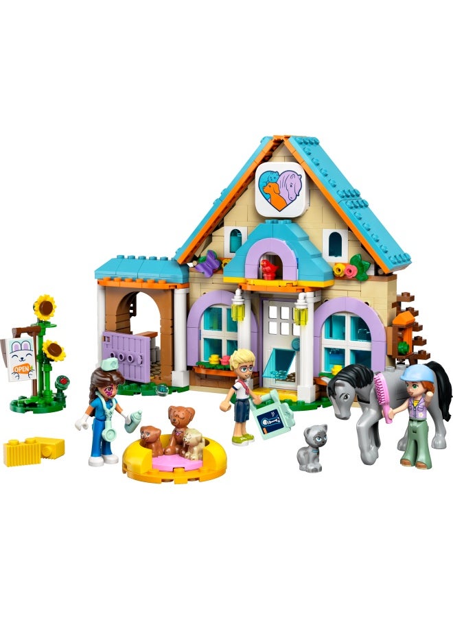 Friends Horse and Pet Vet Clinic Set for Kids, Animal Role-Play Toy with 3 Character Mini Dolls, plus Cat & Dog Figures, Birthday Gift for 6+ Year Old Girls 42651 (428 pieces)