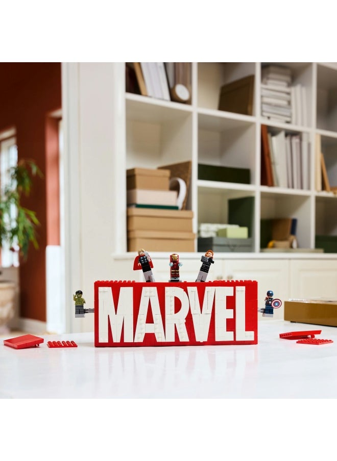 Marvel: MARVEL Logo & Minifigures - Super-Hero Building Toy with 5 Characters incl. Iron Man, Thor, Black Widow & Hulk - Avengers Gift for 12+ Year Old Boys, Girls & Teens 76313 (931 pieces)