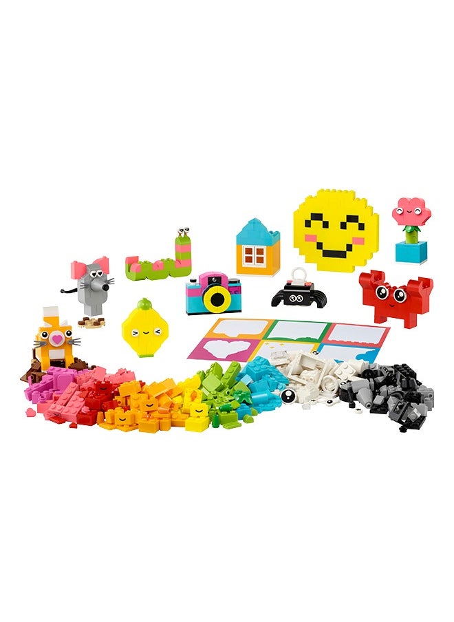 Classic Creative Happy Box, Assorted Colourful Bricks for Imaginative Play, Building Toys for 5 Plus Year Old, Girls and boys, Great for Kids Desk Accessories or Bedroom Decorations 11042 (680 pieces)