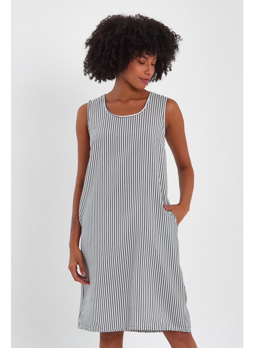 Basic Dress with Pockets (B23-00125)