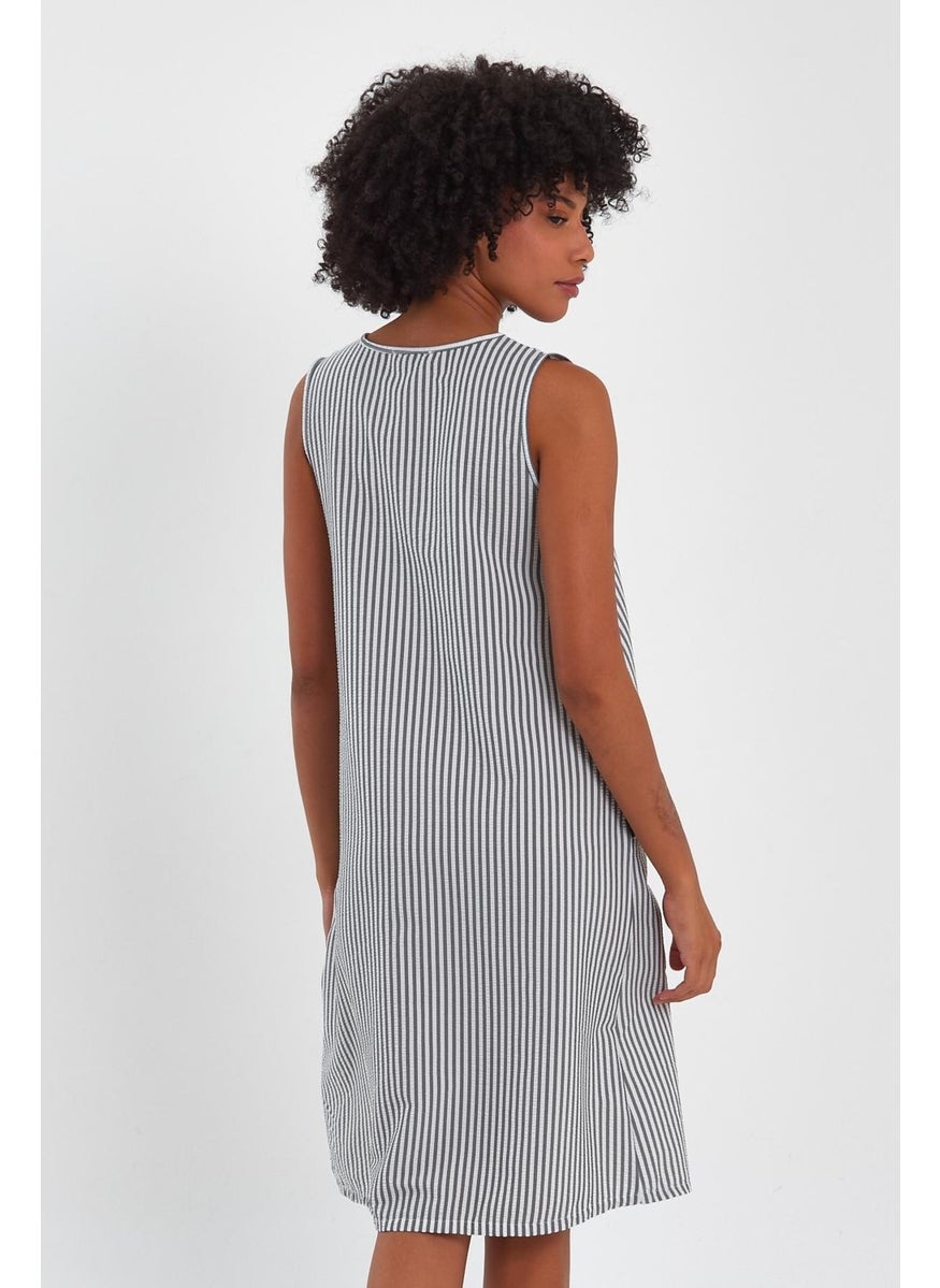 Basic Dress with Pockets (B23-00125)