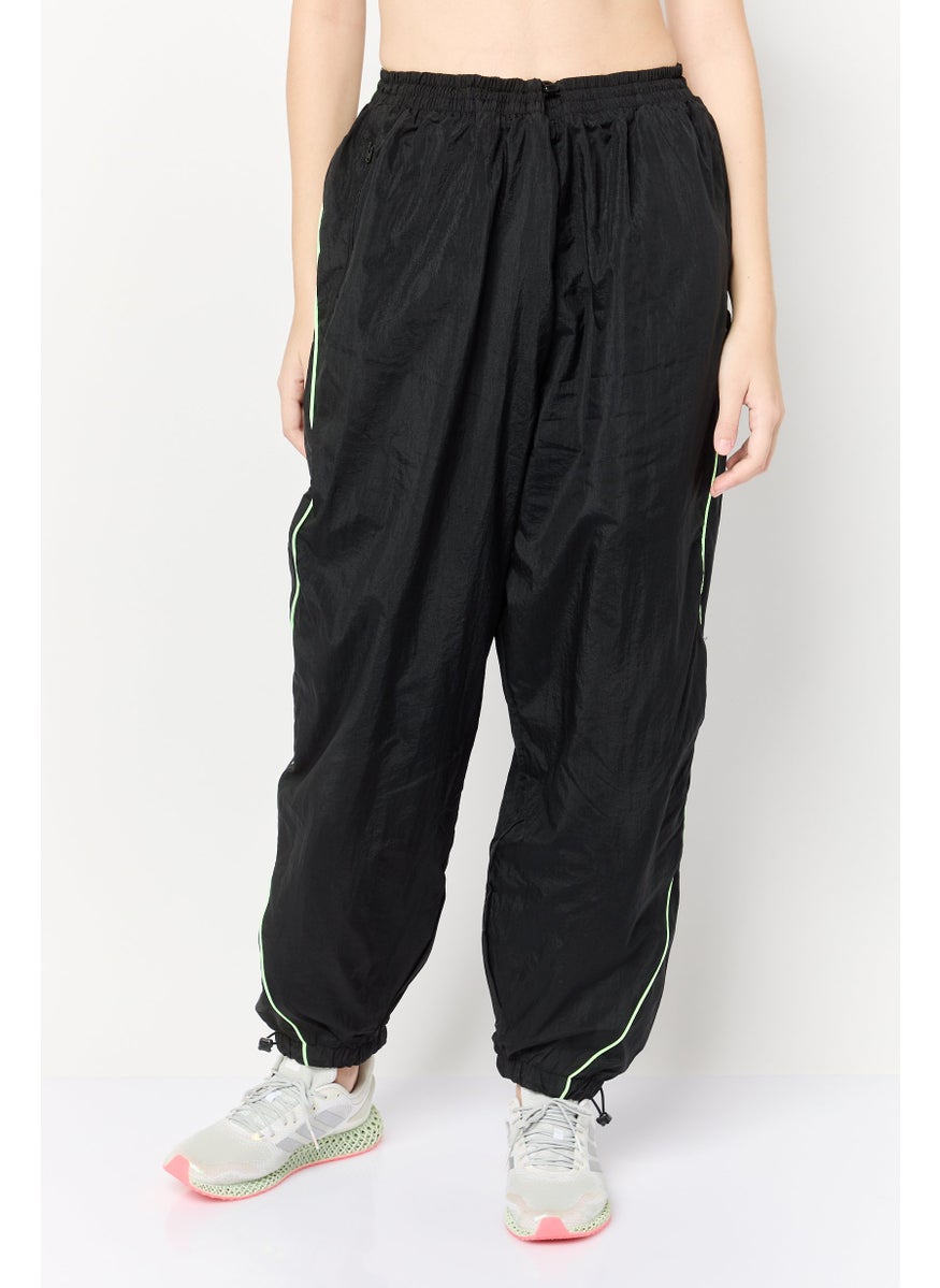 Women Sportswear Fit Training Sweatpants, Black