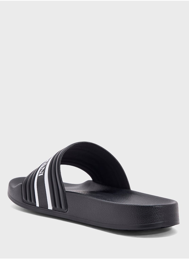 T04-SHOES BEACHWEAR