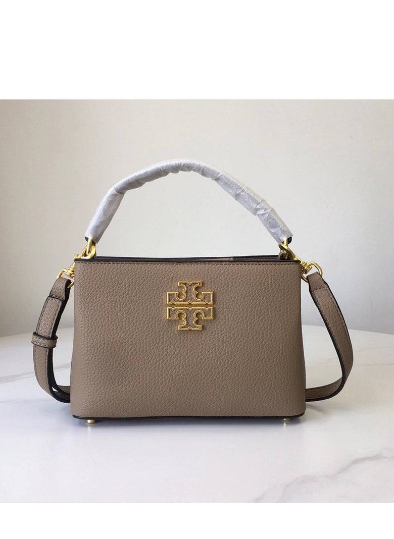 Women's shoulder bag is comfortable, versatile and fashionable